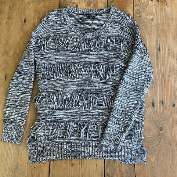 Express Wool Blend Gray Sweater Fringes Sz S Bohemian - Picture 1 of 8